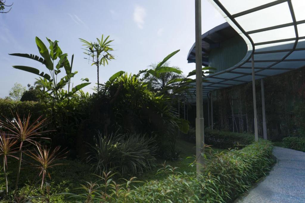 Hotel Asri Plaza Asia Tasikmalaya Exterior foto